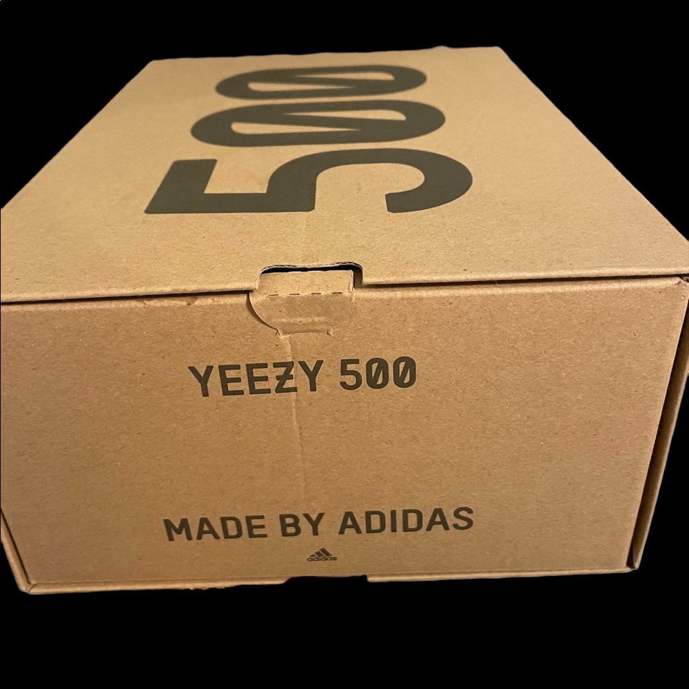 Brand New Yeezy 500 Ash Grey size 4.5 men = 6.5 women